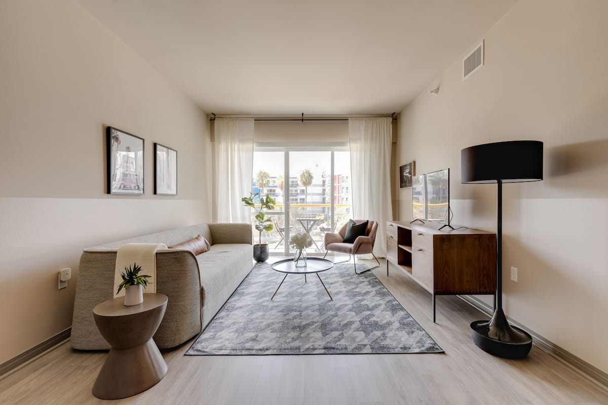 Apartment, 1 Bedroom, Balcony, Pool View | Living area
