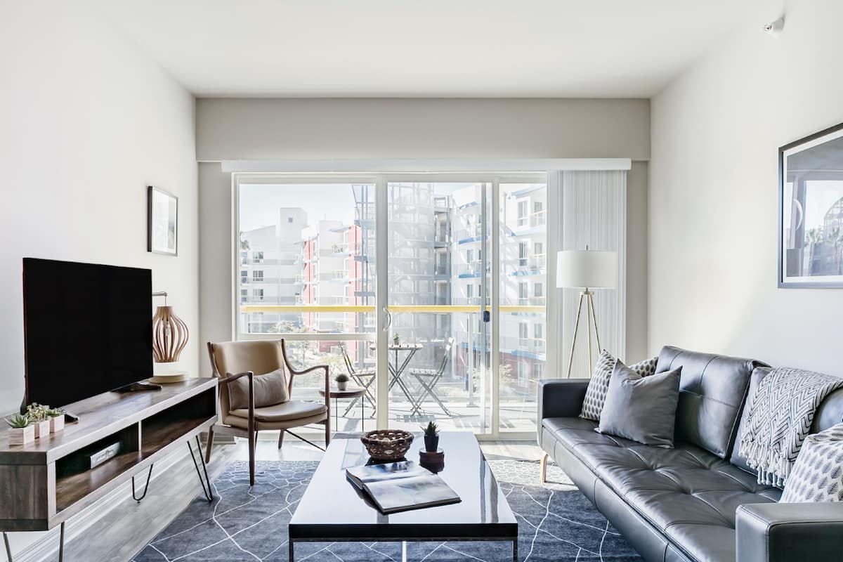 Apartment, 2 Bedrooms, Balcony, Pool View | Living area