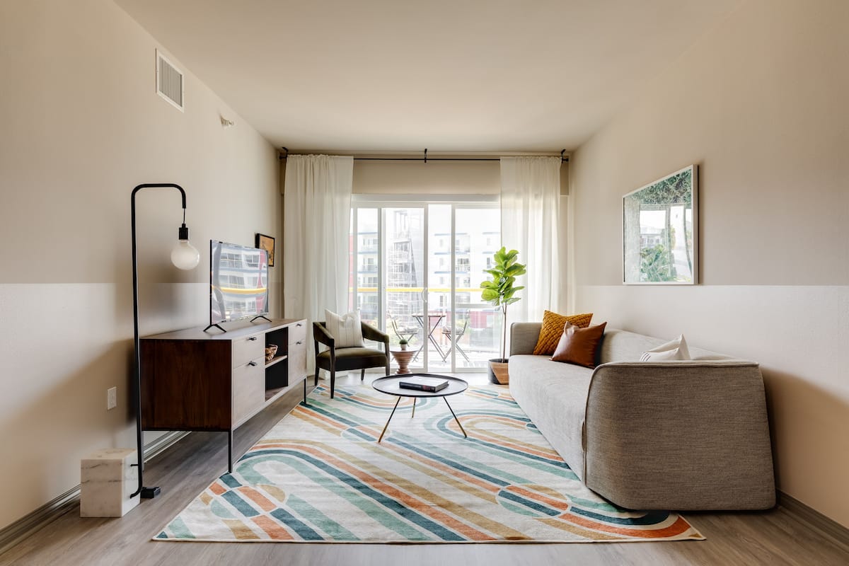 Apartment, 2 Bedrooms, Balcony, Pool View | Living area