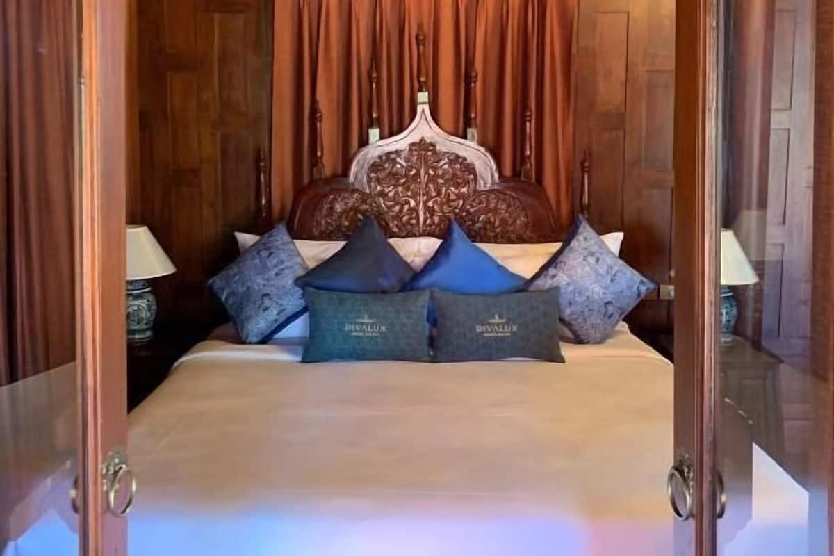 1 bedroom, in-room safe, individually decorated, blackout drapes