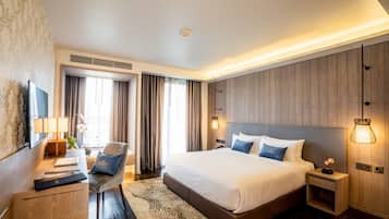 Divalux Jacuzzi Suite Room | 1 ห้องนอน, ตู้นิรภัยในห้องพัก, ห้องพักตกแต่งอย่างมีเอกลักษณ์