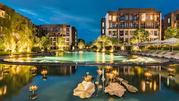 Outdoor pool, sun loungers