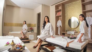 Private spa tub