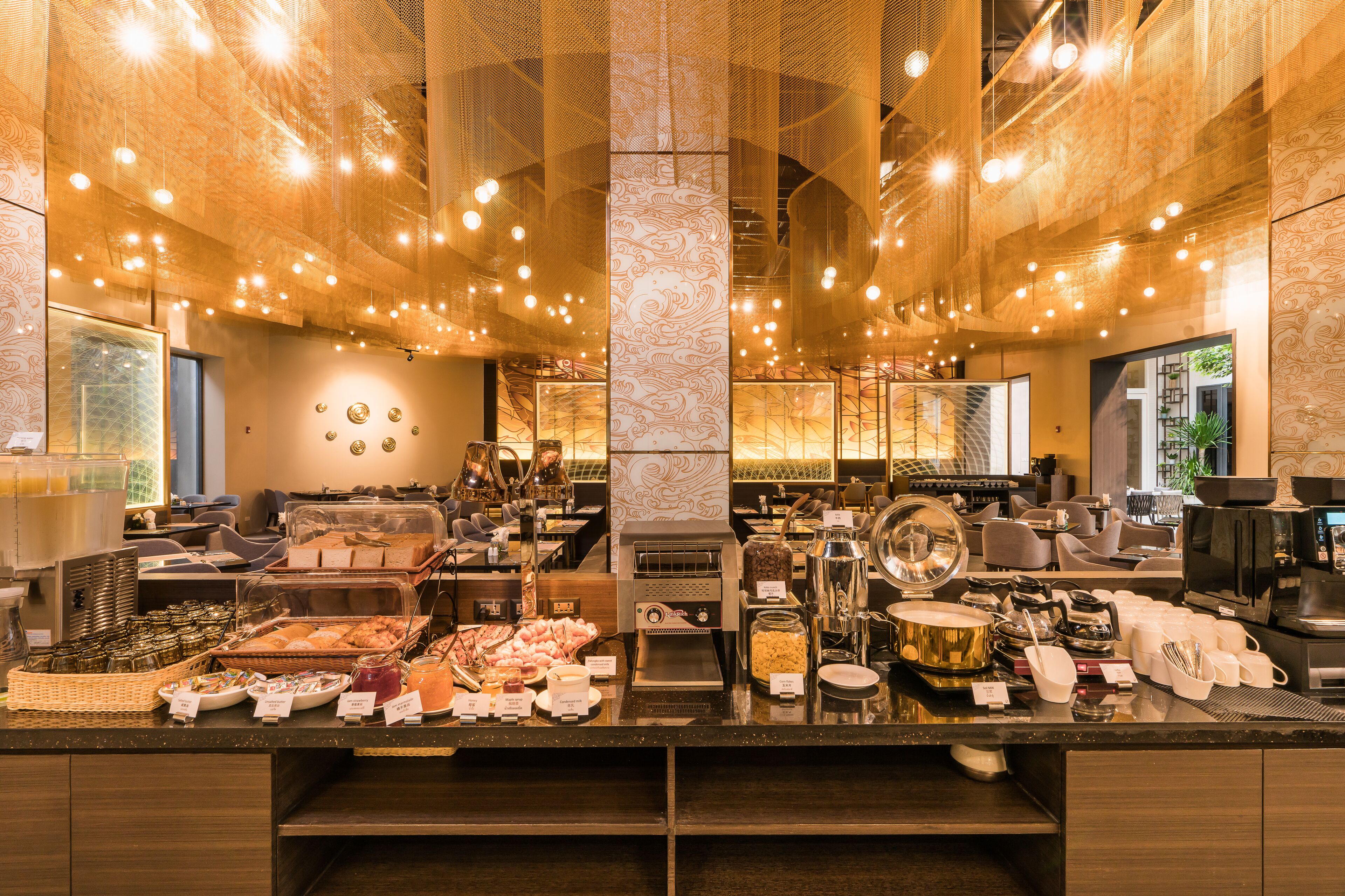 Dagelijks à-la-carte-ontbijt (THB 450 per persoon)