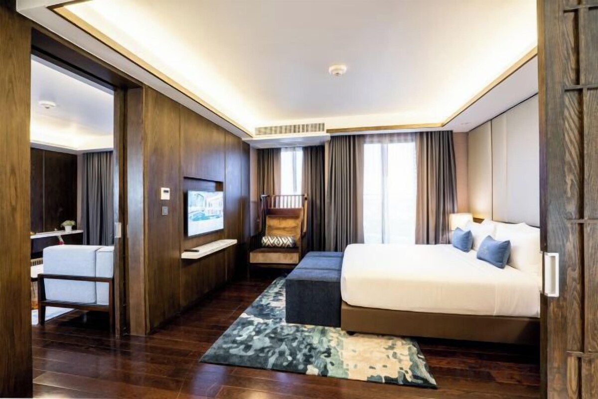 1 bedroom, in-room safe, desk, laptop workspace