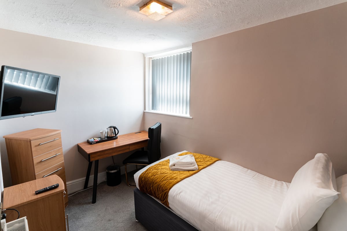Desk, iron/ironing board (on request), WiFi (free), bed sheets