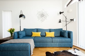 Living area - Platinum Apartments near Kennington Park (London)