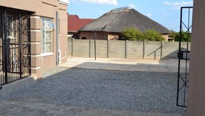 Unclassified image, 5 of 14, button - Legae La Tshepo B & B (Moses Kotane)