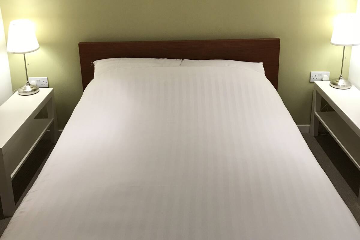 Apartamento standard, 2 camas de casal | Roupas de cama premium, cortinas blackout, quartos à prova de som