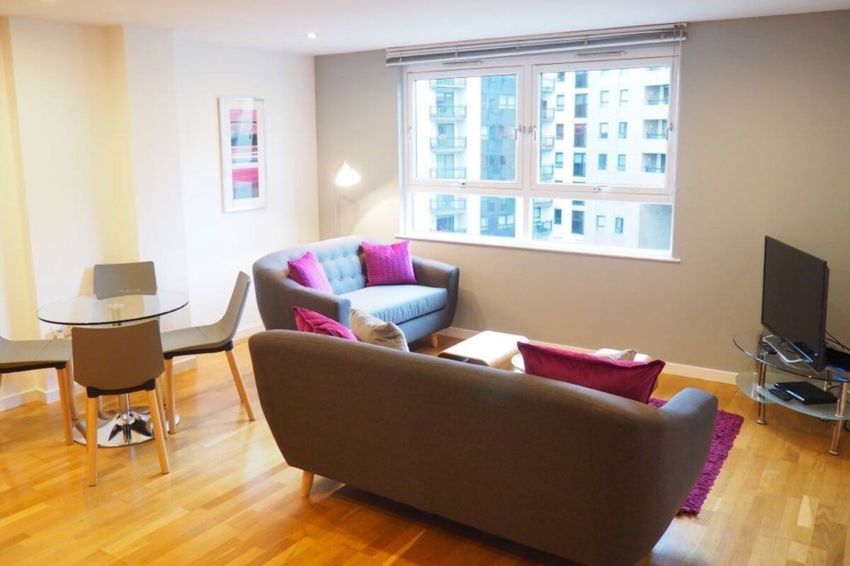 Apartamento standard, 1 cama de casal | Área de estar | TV LED, Netflix, DVD player