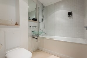 Apartment, 2 Bedrooms | Bathroom