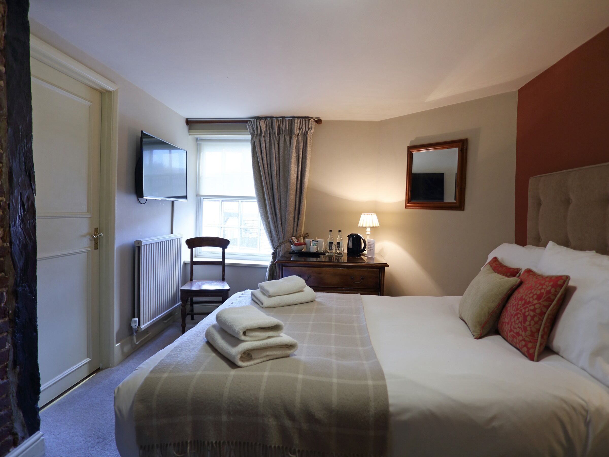 double room, ensuite | 1 bedroom