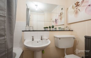 Apartment, 1 Bedroom | Bathroom