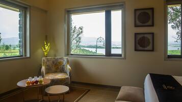 Premium Lake View Suite | 1 bedroom, premium bedding, memory-foam beds, in-room safe