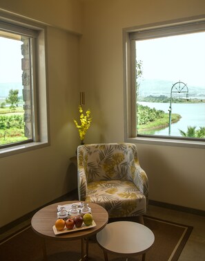 Premium Lake View Suite | 1 多间卧室、高档床上用品、记忆海绵床垫、客房内保险箱