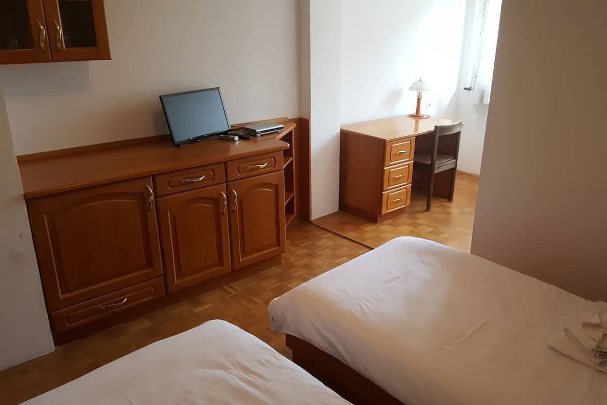 Triple Room | Minibar, cribs (surcharge), rollaway beds (surcharge), WiFi (free)