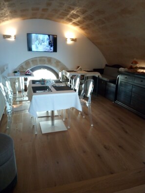 包含每日自助早餐