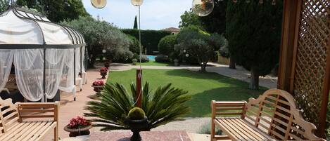 Deluxe Double Room | Terrace/patio