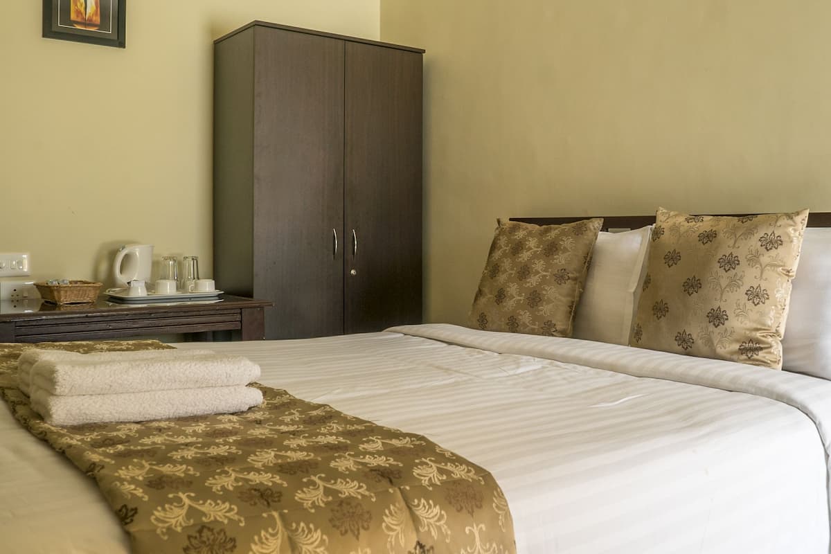 Habitación, 1 cama doble | Camas supletorias, wifi gratis, ropa de cama