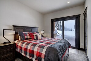 4 bedrooms, free WiFi, bed sheets