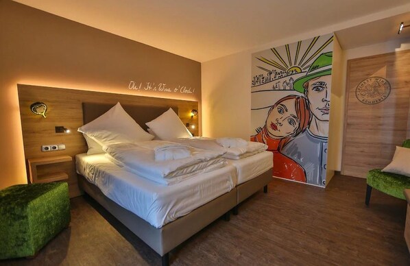 1 غرفة نوم وميني بار ومكتب وتجهيزات عازلة للصوت