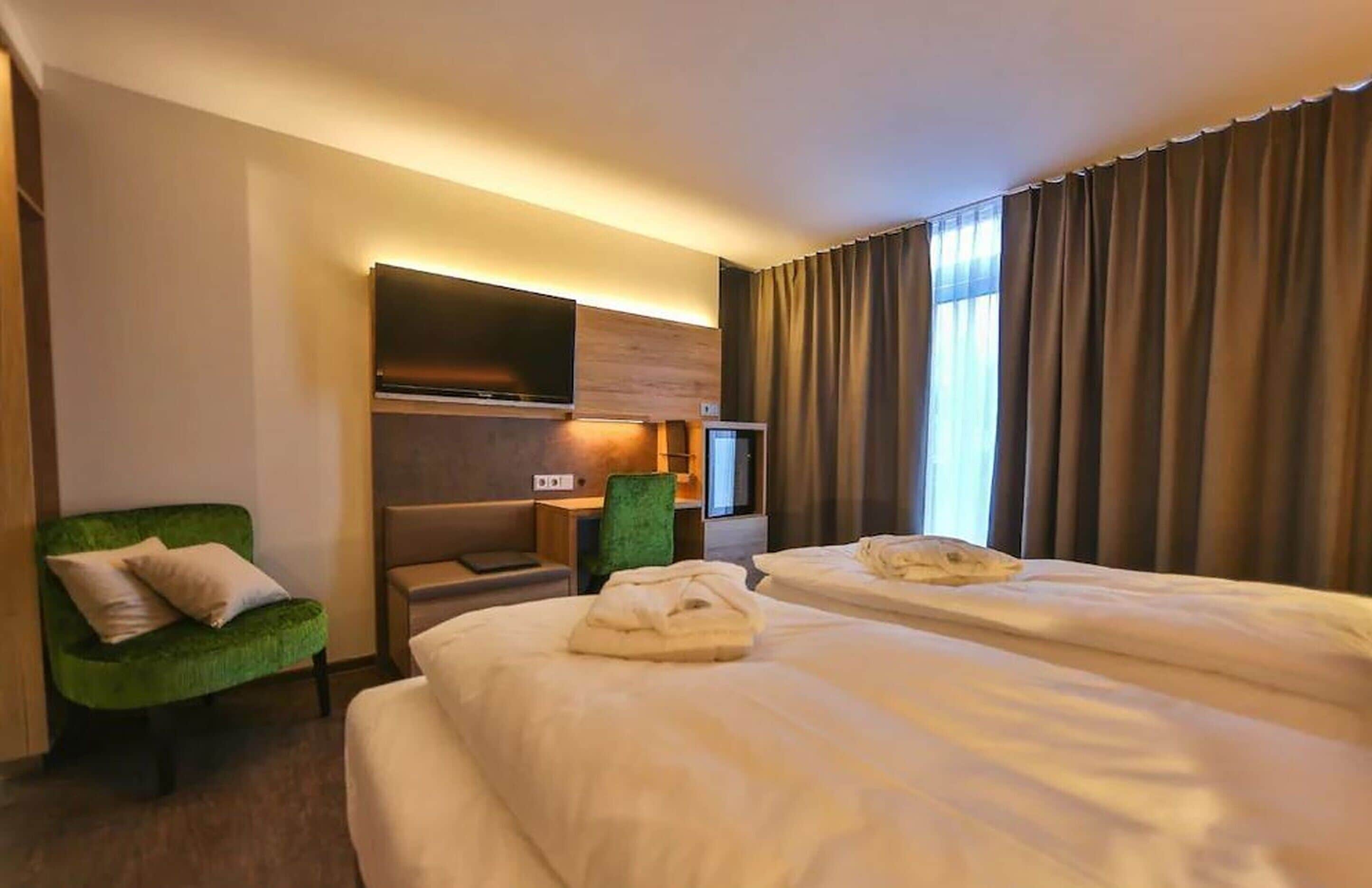 double room, 1 double bed | minibar, desk, soundproofing, free wifi
