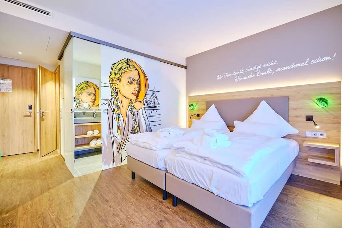 Doppia Comfort, balcone | 1 camera, minibar, una scrivania, insonorizzazione