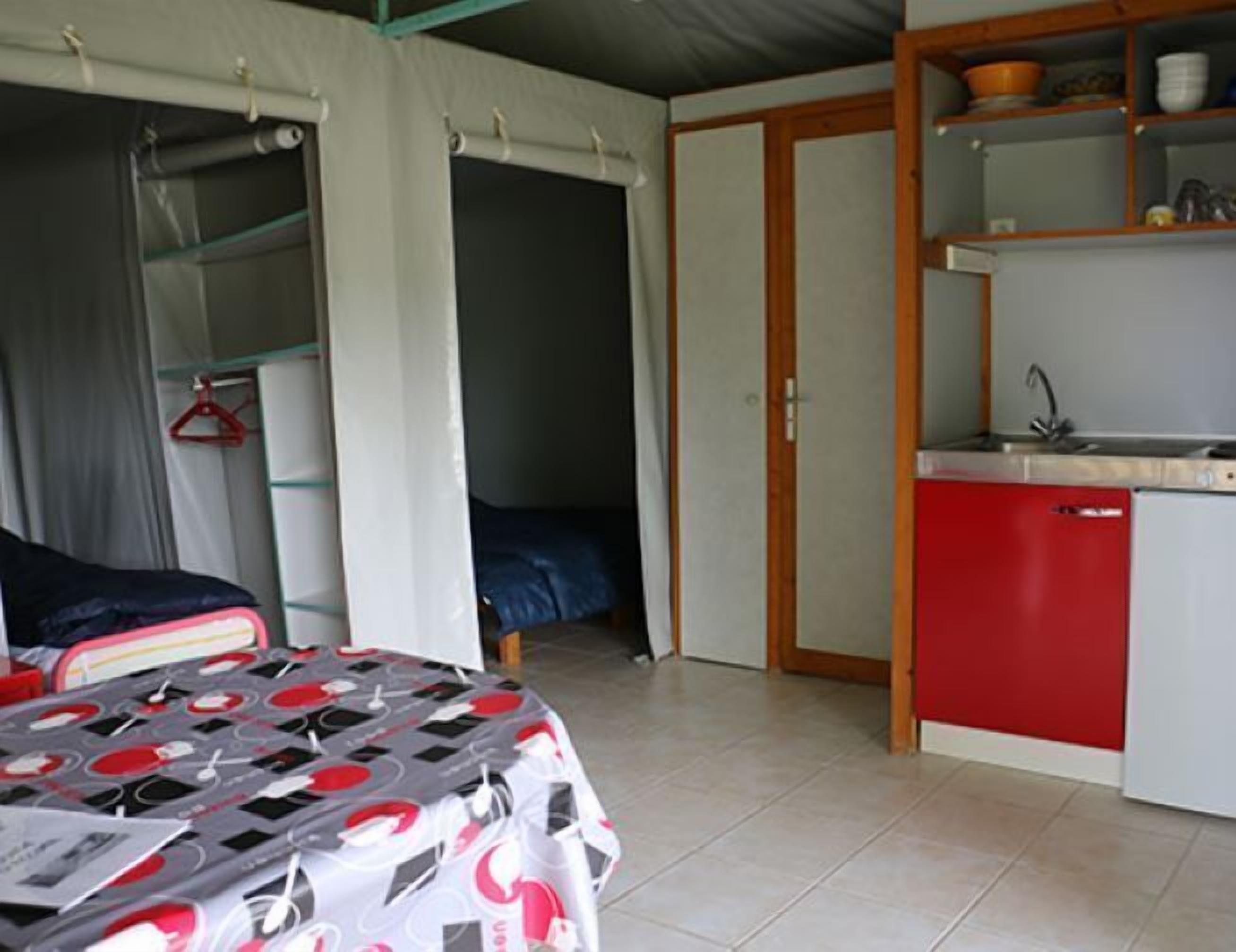 Bungalow, 2 Bedrooms, Beachside | Living area