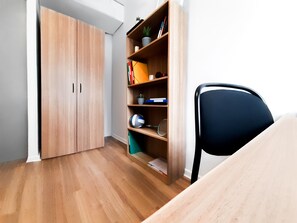 Escritorio y wifi gratis