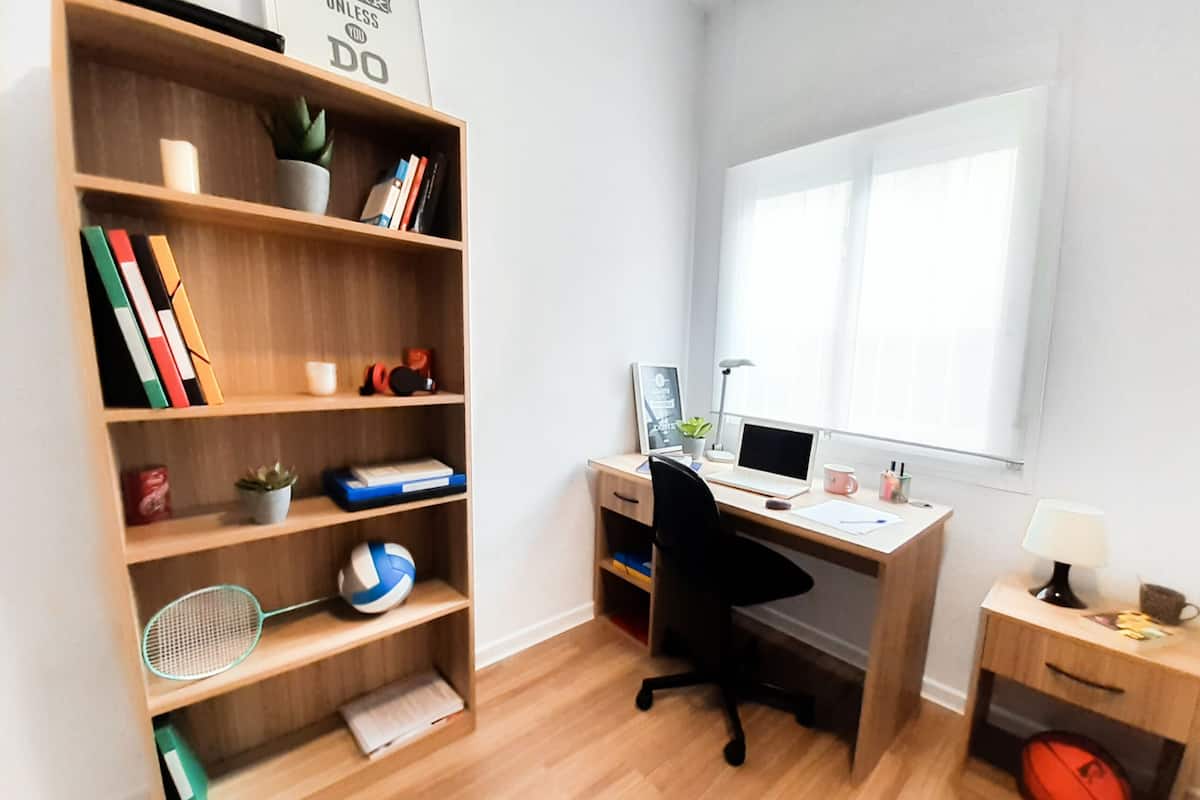 1 bedroom, desk, free WiFi