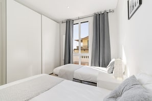 2 chambres, fer et planche à repasser, Wi-Fi, draps fournis