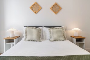2 quartos, ferros/tábuas de passar roupa, Wi-Fi, roupa de cama