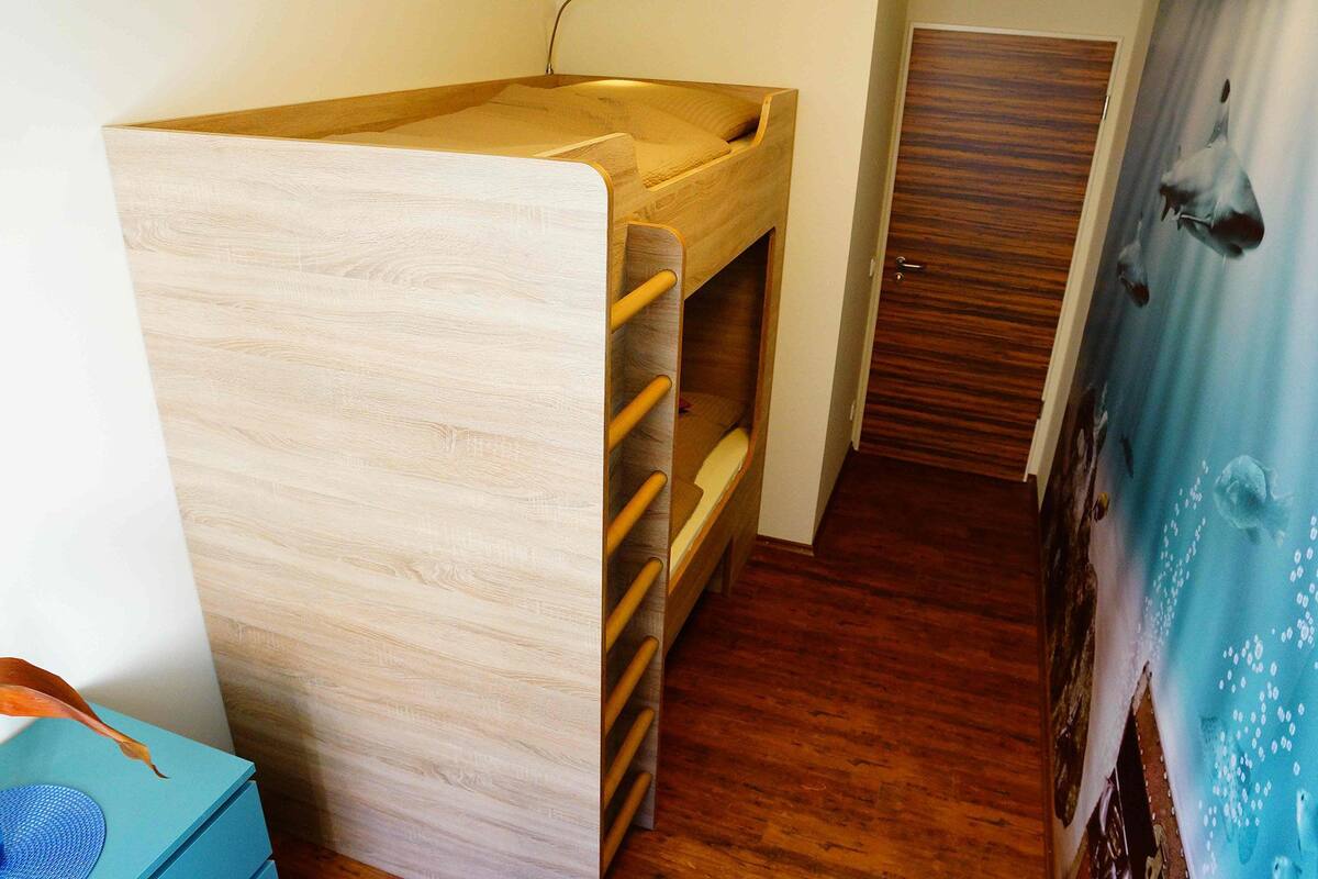 Double Room, Shared Bathroom (Blue Ocean) | Hypo-allergenic bedding available, soundproofing, WiFi (free)