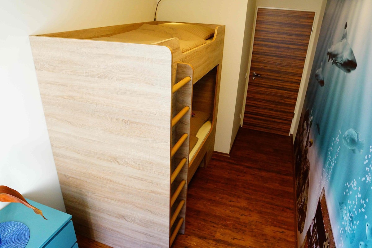 Double Room, Shared Bathroom (Blue Ocean) | Hypo-allergenic bedding, soundproofing, free WiFi, bed sheets