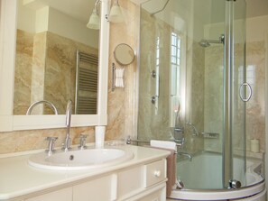 Apartment | Bathroom - Pian dei Giullari Suite (Florence)