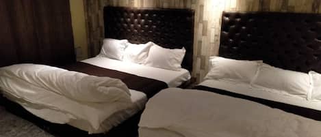 4 bedrooms, cots/infant beds, free WiFi