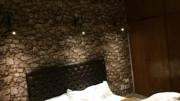 Villa, 4 Bedrooms, Non Smoking | 4 bedrooms, cots/infant beds, free WiFi
