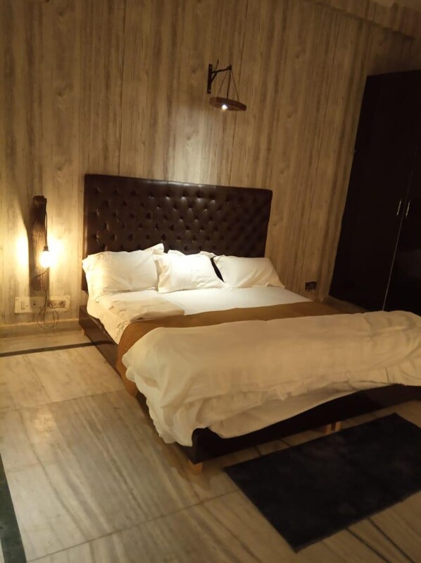 Villa, 4 Bedrooms, Non Smoking | 4 bedrooms, cribs/infant beds, free WiFi - Rooming House (Greater Noida)