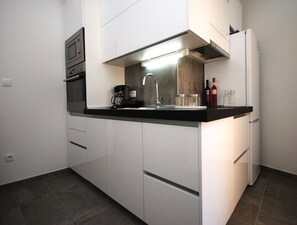 Apartment, Balkon | Eigene Küche | Kühlschrank, Ofen, Herdplatte, Wasserkocher mit Kaffee-/Teezubehör
