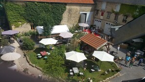 วิวสนามหญ้า