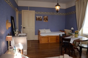 Comfort Double Room, Multiple Beds, Balcony, Corner (Orchidée)
