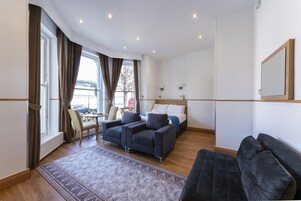 Premier Apartment, 1 Double Bed with Sofa bed | In-room safe, soundproofing, iron/ironing board, cribs/infant beds