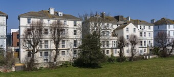 Arlo Apartments