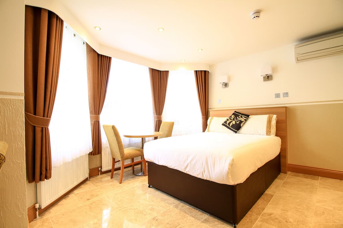 Deluxe Apartment, 1 Queen Bed | In-room safe, soundproofing, iron/ironing board (on request)