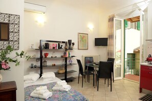 Apartment, 1 Bedroom | In-room dining - La Terrazza Foscolo - con Parcheggio (Florence)