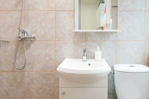 Apartment | Bathroom sink - Studio apartment Sesula (Split)