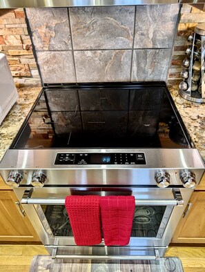 Cookware/dishes/utensils