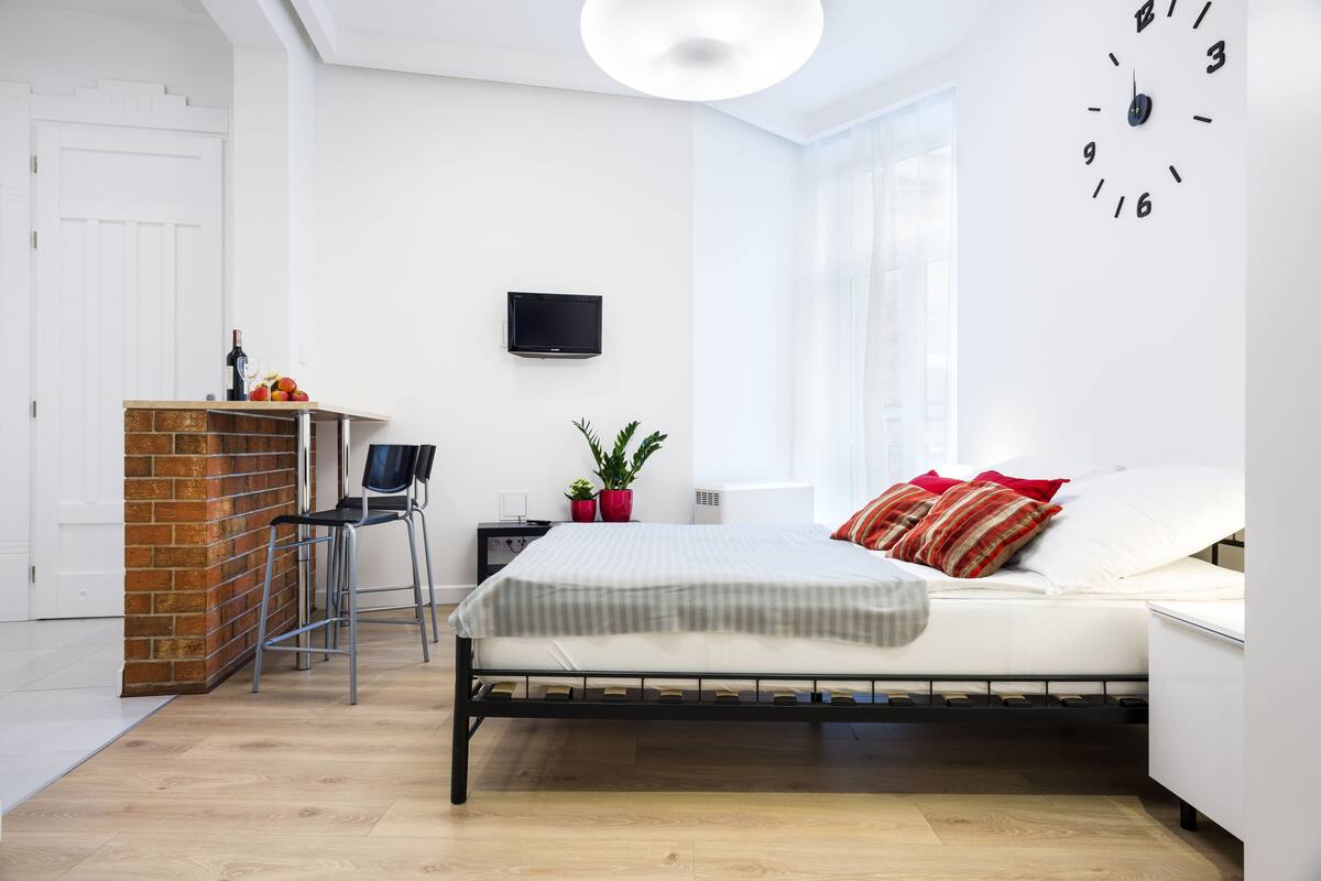 Basic Apartment, 1 Queen Bed, City View