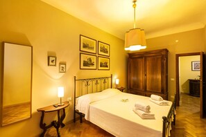 Apartment, 1 Bedroom | 1 bedroom, desk, iron/ironing board, free cribs/infant beds - Piccolo Sogno (Florence)