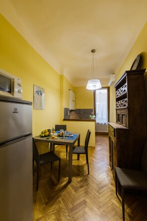 Apartment, 1 Bedroom | In-room dining - Piccolo Sogno (Florence)
